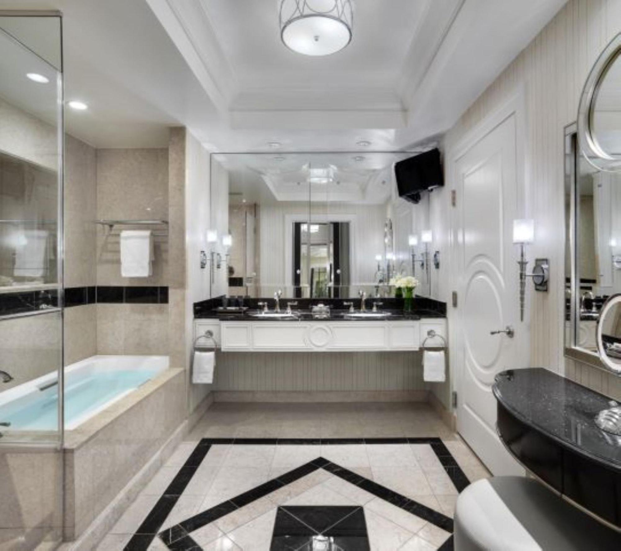 Palazzo Luxury Two Queen Suite Sphere View
