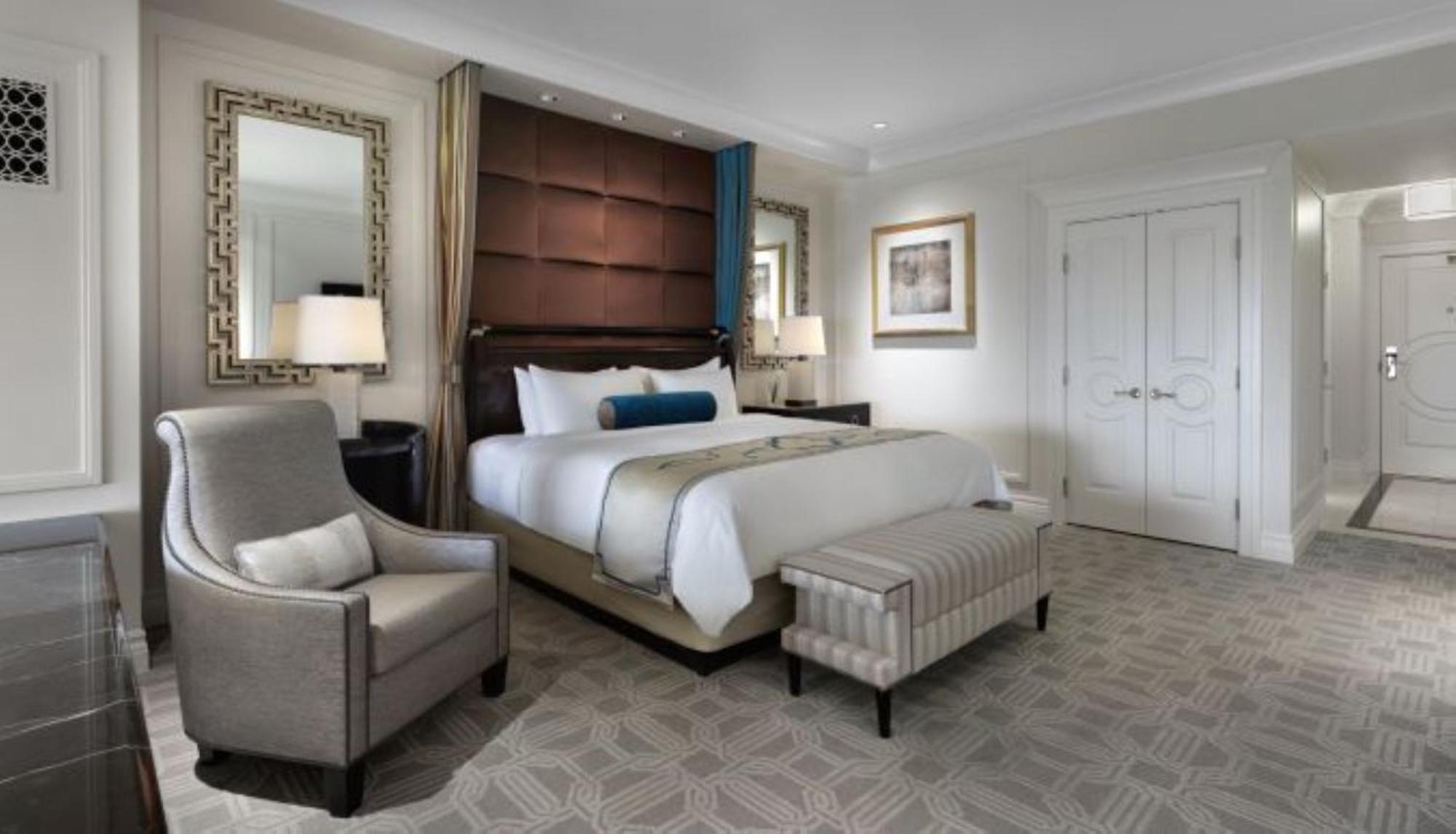 Palazzo Luxury King Suite Sphere View
